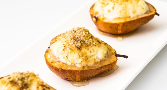 Sliced Pears with Ricotta Cheese